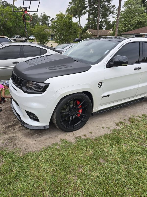 Venom Vented Fiberglass Cowl Hood (Jeep SRT / Trackhawk) - Image 2